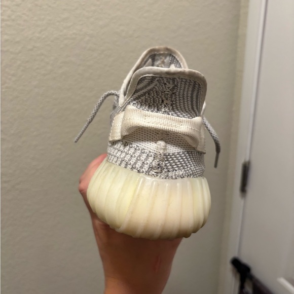 Yeezy Boost 350 V2 in Gray and Cream - Picture 3 of 9